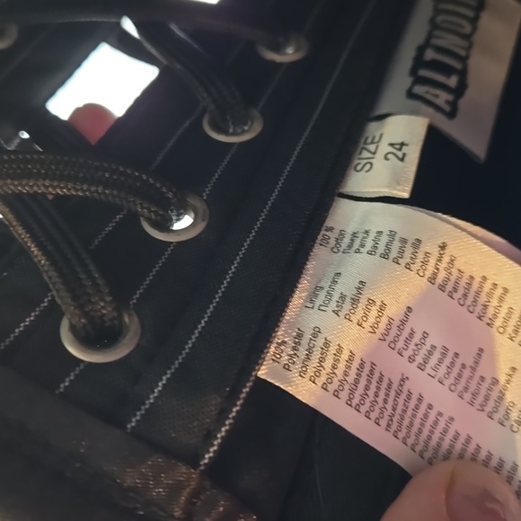 Black pinstripe underbust corset with ruffles BNWT - Picture 10 of 11